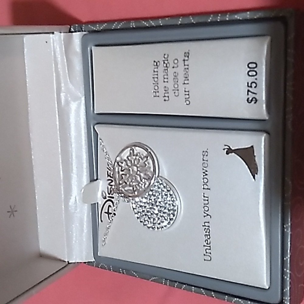 Disney Frozen neckless,New in gift box